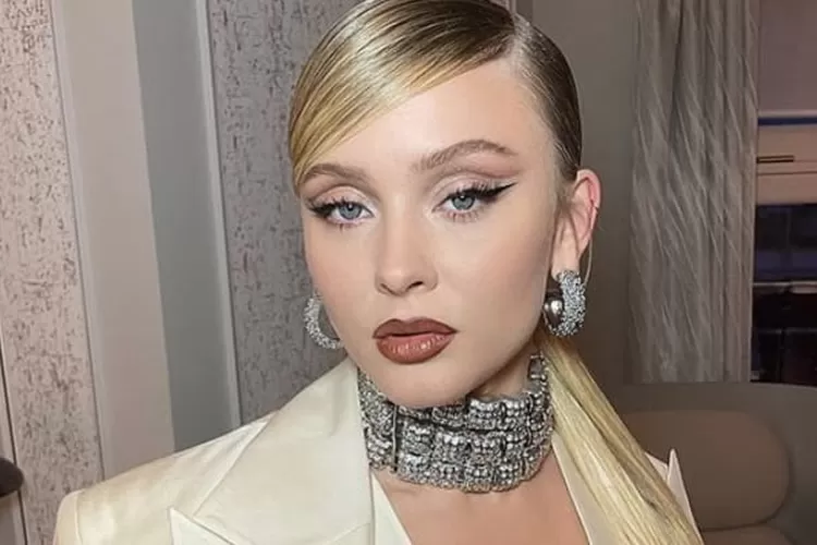 Zara Larsson ( Instagram @zaralarsson)