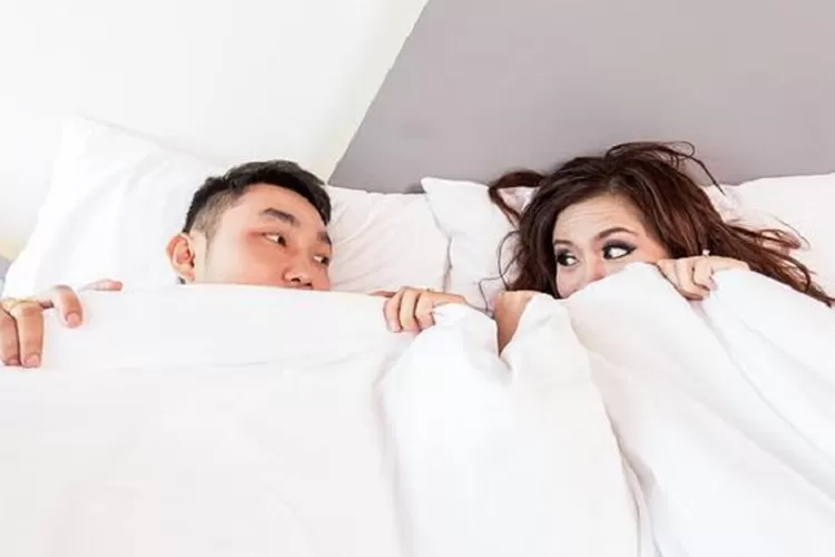6 Tips Berhubungan Intim Tanpa Sakit Pasangan Baru Wajib Coba Agar Malam Pertama Lebih Nyaman 0823