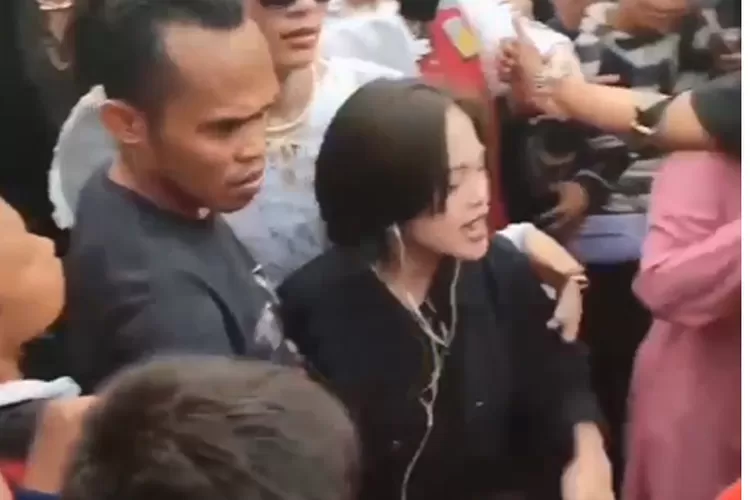 Seleb Tiktok Ngamuk Jeje Slebew Minta Maaf Saat Kejadian Di Citayam