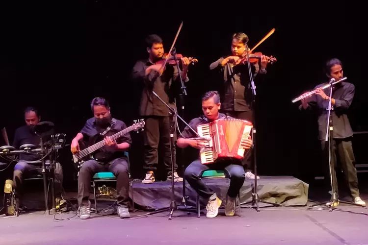 Soal Dan Kunci Jawaban Seni Budaya (Musik) Kelas XII SMA Kurikulum ...