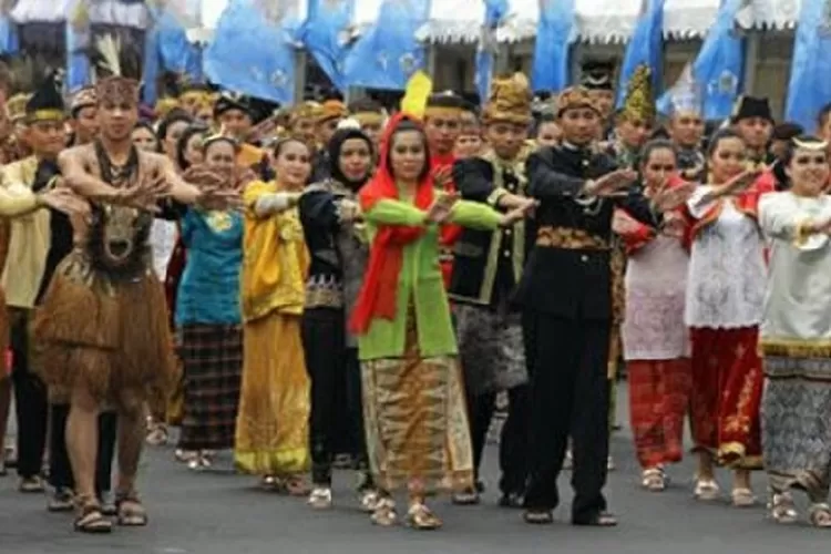 Jawaban Kenapa Ada Keragaman Suku Bangsa Dan Budaya Di Indonesia