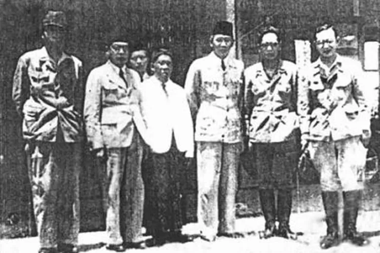 Menuju Kemerdekaan RI: Hari Ini 77 Tahun Lalu Soekarno, Hatta Dan ...