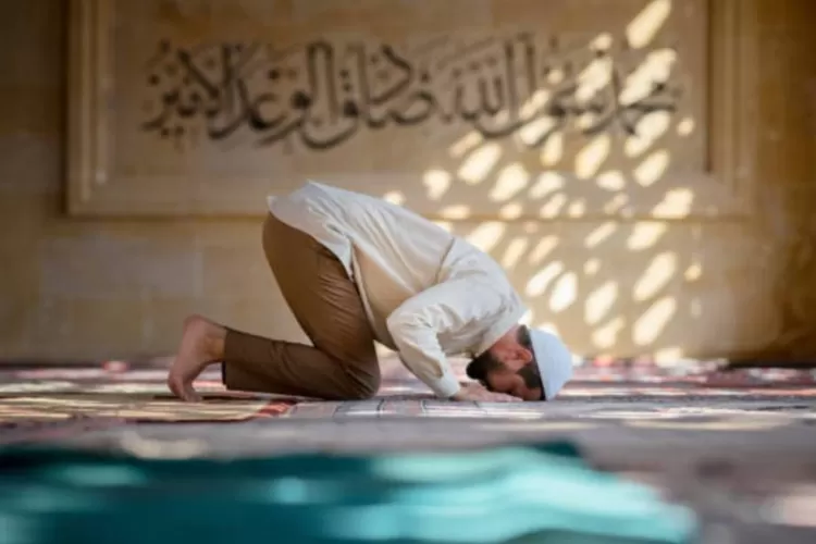 Niat Shalat Taubat, Doa, Lengkap Dengan Tata Caranya - Bekasi Kinian