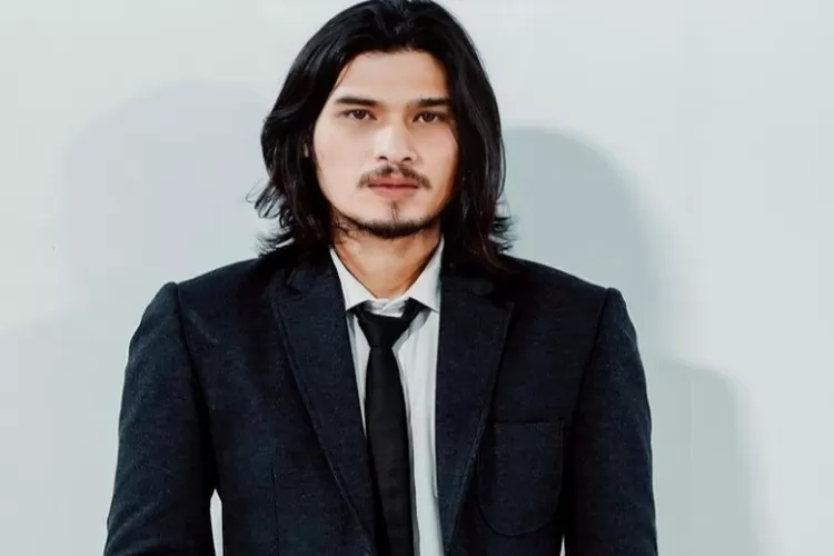 Lirik Lagu Sandaran Hati Yang Dinyanyikan Oleh Virzha Beserta Maknanya ...