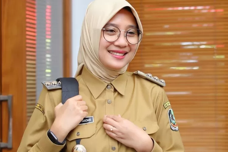 Siapa Istri Menteri Pan Rb Baru Azwar Anas Ini Profil Biodata Ipuk