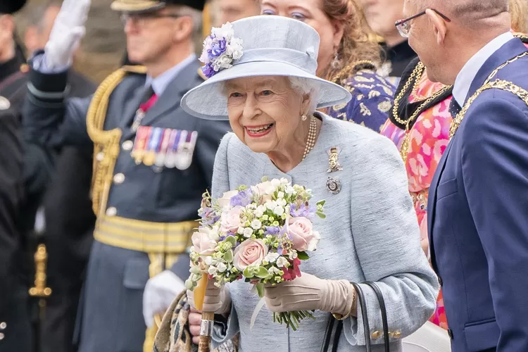 Ratu Elizabeth II Meninggal Di Usia 96 Tahun, Selebriti Dunia Berduka ...