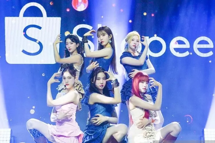 Sold Out! TWICE Jadi Girl Group K-pop Pertama yang Akan Konser di