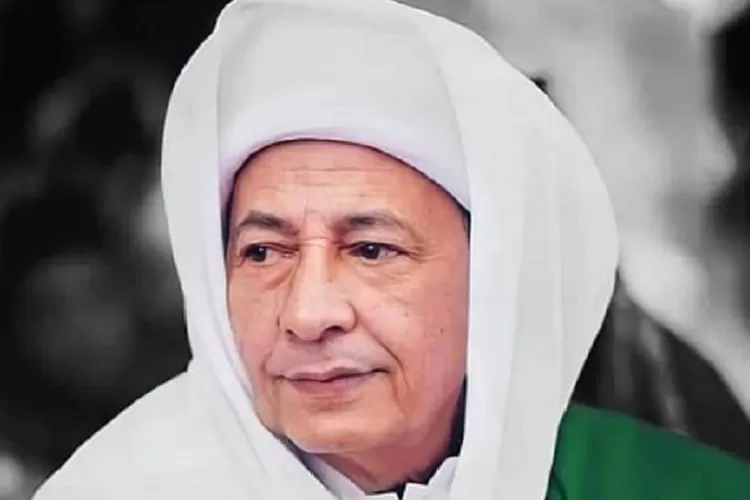 Terpesona melihat Habib Luthfi bin Yahya memakai BLANGKON Di