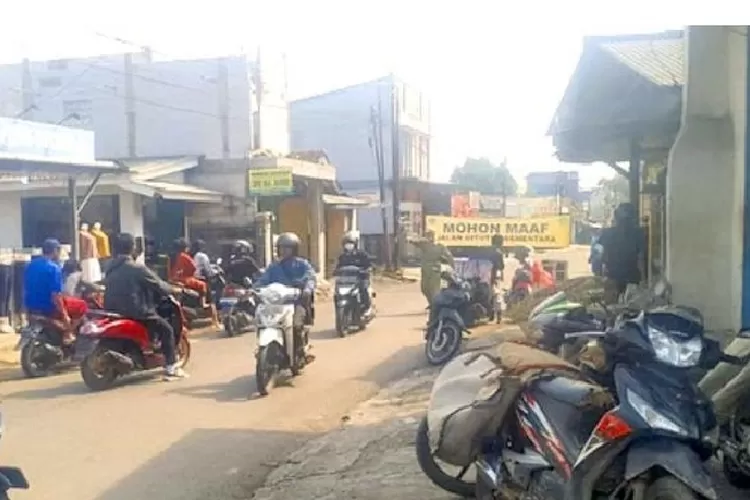 Jalan Raya Tarikolot (Adre/Bogor Times)