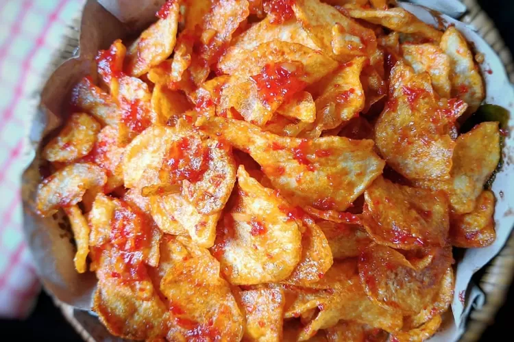 Resep Keripik Kentang Pedas Manis Yang Enak Dan Kriuknya Tahan Lama