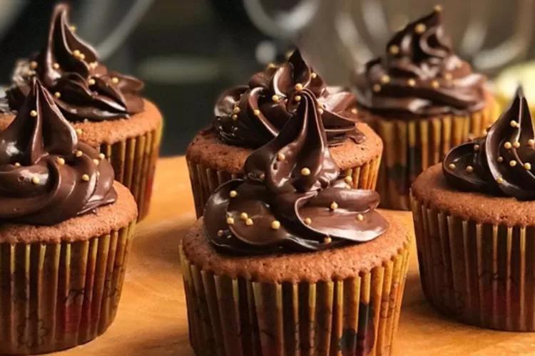 Cari resep mudah dan cocok jadi ide jualan kalian, cobain resep chocolate cupcake yang bisa kalian kreasikan ini. (Instagram @shirleyliem)