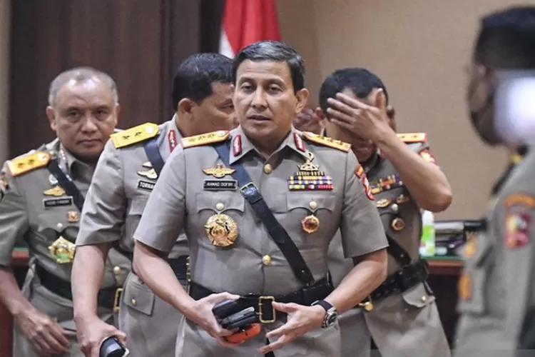 Mutasi Di Polri, Duo Jenderal Adhi Makayasa Sekaligus Majelis Etik ...