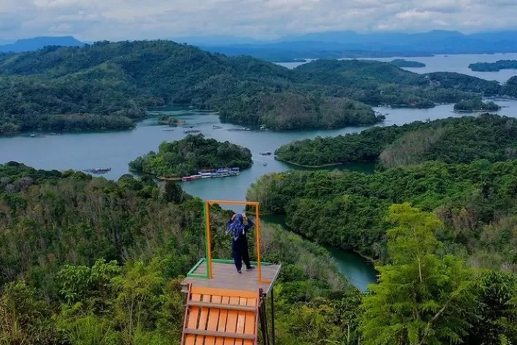 Bukit Matang Kaladan, destinasi wisata alam di Banjar Kalimantan Selatan. (Instagram @windanooramalia)