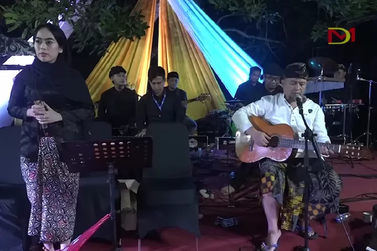 Ilustrasi. Lirik dan Kunci Gitar Rindu Purnama, Emka9