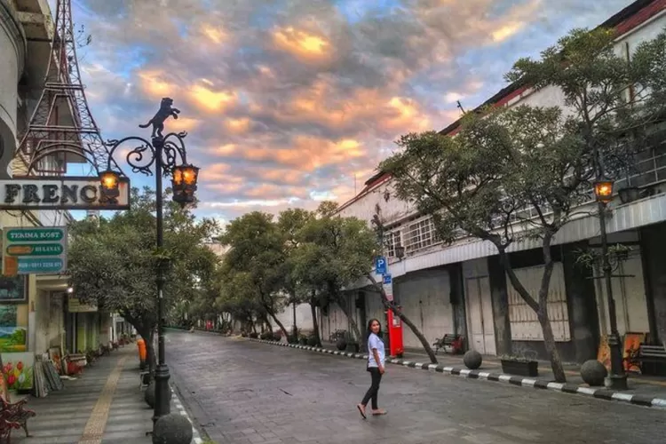 Wisata Malam di Sekitar Kota Bandung, Gemerlap Cahaya dan Suasana