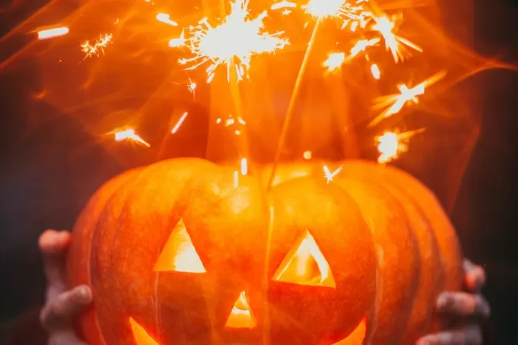Sejarah Halloween Dirayakan Pada 31 Oktober 2022 Berawal dari Festival Celtic Kuno, Simak Kisahnya yang Seru (Foto oleh Matheus Bertelli dari Pexels)