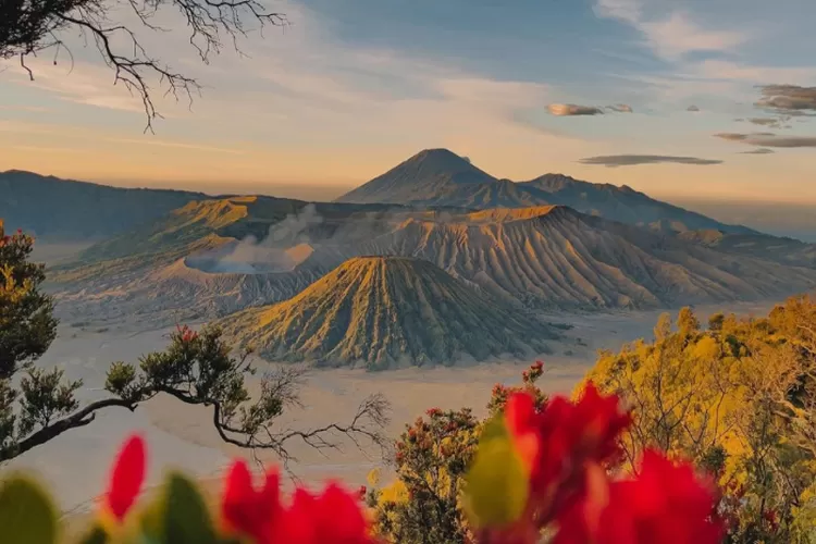 Tempat paling terkenal di Jawa Timur, Gunung Bromo di Malang. (Instagram.com / jamilahbidin)