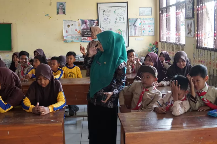 Amanat Pembina Upacara Tentang Meningkatkan Semangat Belajar - Surabaya ...