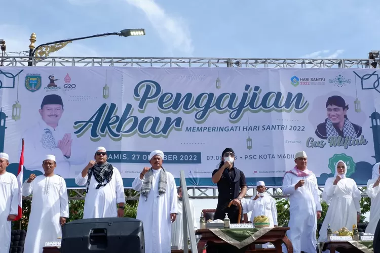 Meriah, Pangajian Akbar Hari Santri 2022 Pemkot Madiun Hadirkan Gus ...