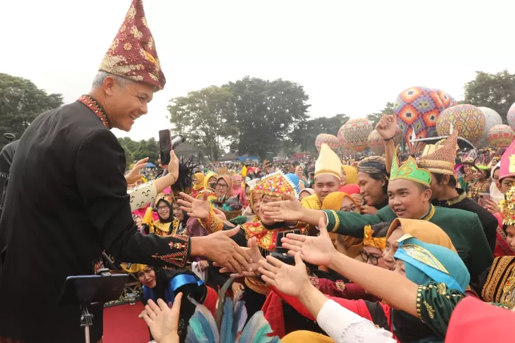 Pesan Ganjar Tentang Tantangan Besar Generasi Muda Bangsa - Smol Id