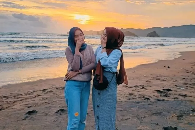 Destinasi Wisata Baru Di Trenggalek Pantai Konang Tawarkan Sunset Indah Sambil Menyantap Ikan 6517