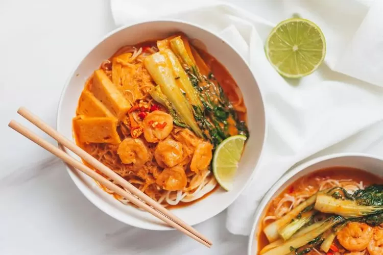 Kimchi Ramen - Chloe Ting Recipes