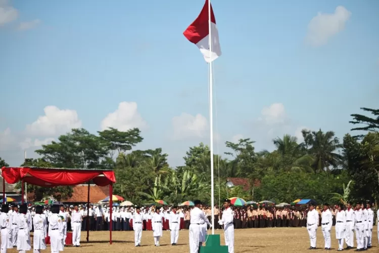 Teks Amanat Pembina Upacara Spesial Hari Pahlawan 10 November 2022 ...