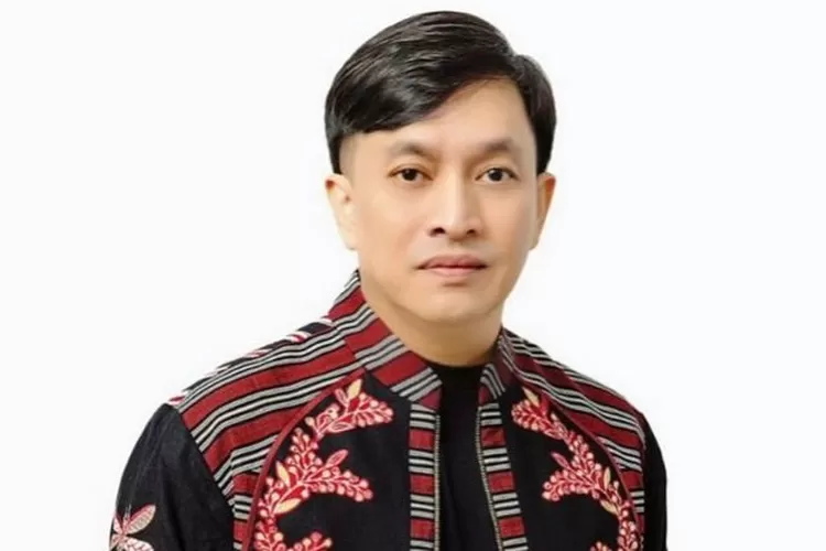 Profil Dan Biodata Yovie Widianto, Pendiri Kahitna Lengkap Keluarga ...