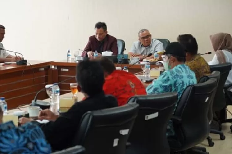 Foto masyarakat audensi dengan DPRD Kota Bogor (Penulis Febri Daniel Manalu)
