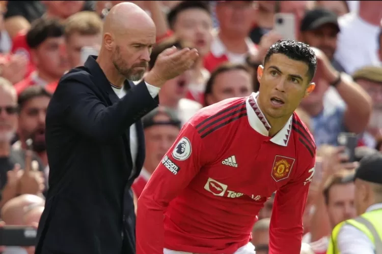 Ten Hag não disfarça incómodo com ausência de Ronaldo