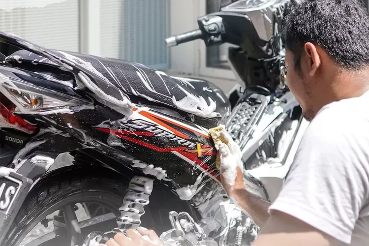 Tips perwatan sepeda motor saat musim hujan                (DAM)