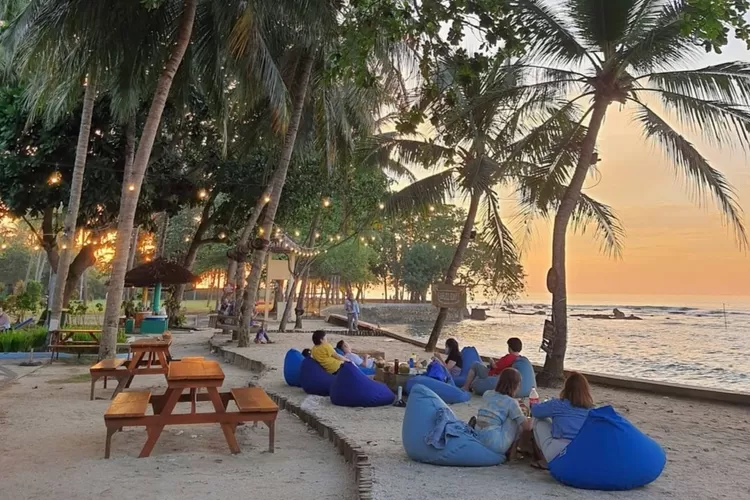 Wisata Banten Pantai Carita Serpihan Surga di Pesisir Selatan