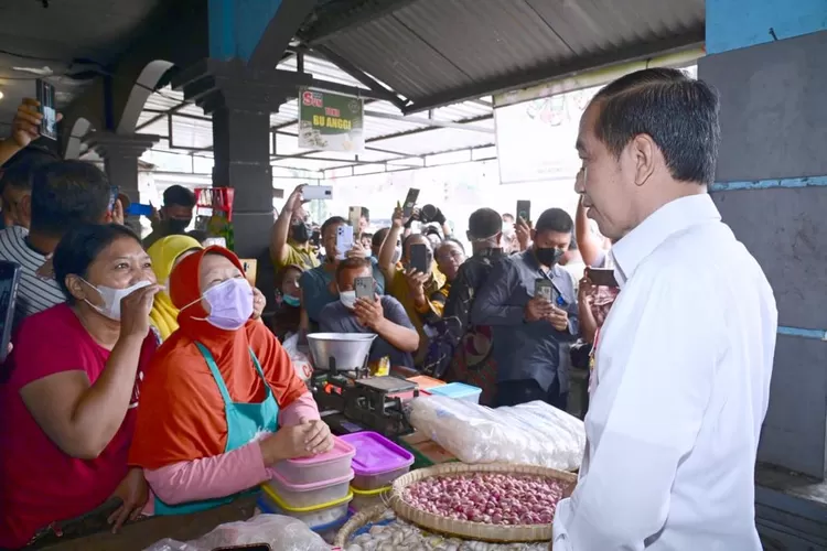 Blusukan Di Pasar Tradisional, Presiden Jokowi Temukan Kenaikan Harga ...