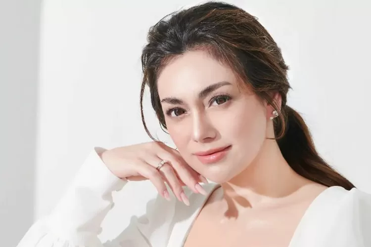 Profil Dan Biodata Celine Evangelista Lengkap Umur Karir Dan Medsos Diisukan Dekat Dengan