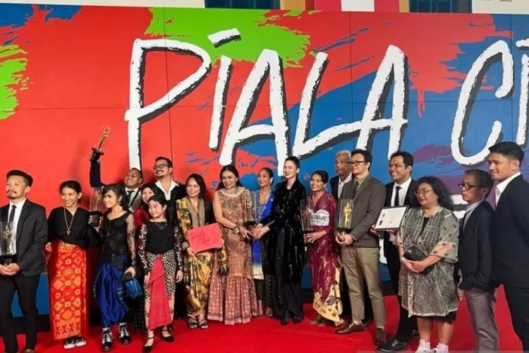 Daftar Lengkap Pemenang Festival Film Indonesia 2022 - Klik Times