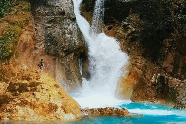 5 Tempat Wisata Air Terjun Cantik di Pasaman Barat, Sumatera Barat yang Wajib Dikunjungi (Instagram/ @siwoona.sa https://www.instagram.com/p/CEmdjBZn5ju/)