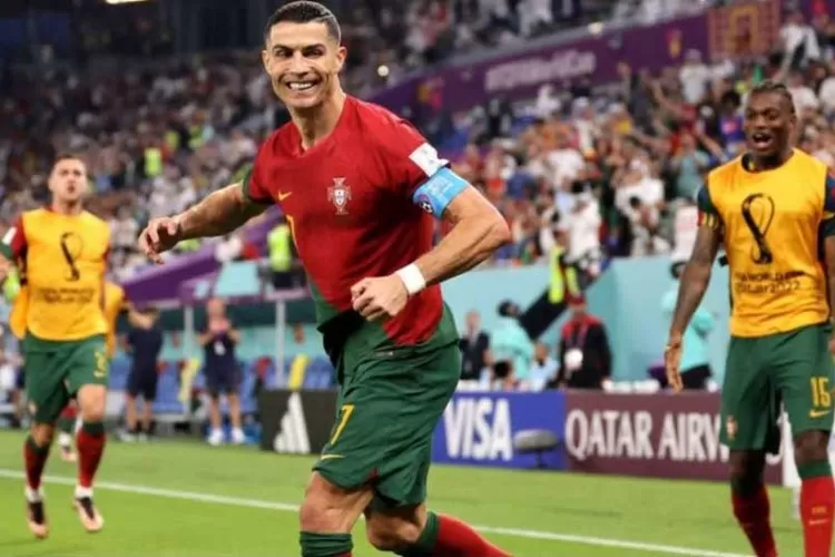 Rekor Bersejarah Cristiano Ronaldo, Pemain Pertama Cetak Gol Di Lima ...