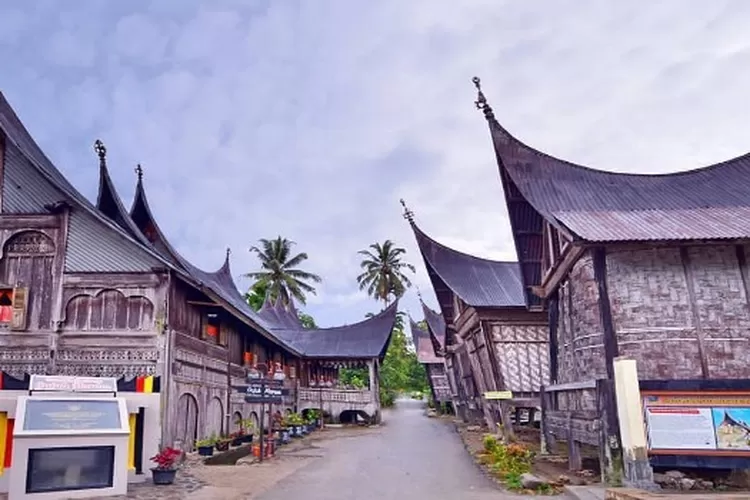 Rekomendasi  Tempat Wisata 'Saribu Rumah Gadang' Yang Ada Di Sumatera Barat. Ada Seribu Rumah Lho.Yuk Simak! (Instagram @infopadang_)