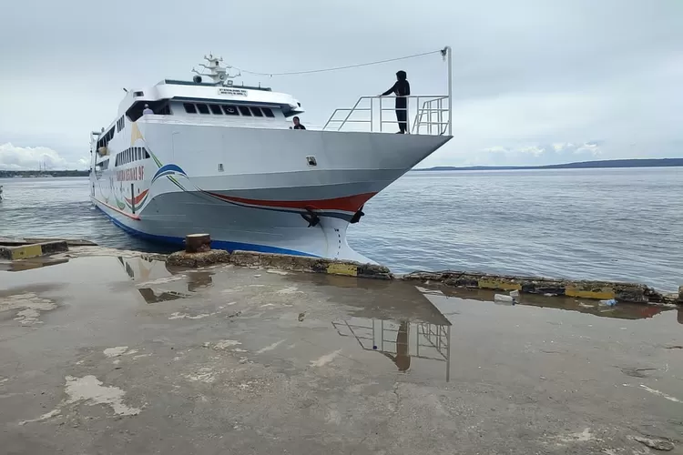 CEK DISINI! Berikut Jadwal Lengkap Kapal Ferry Dan Kapal Cepat Di ...