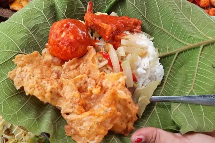 Sego buwuhan menjadi salah satu kuliner khas Bojonegoro yang tidak ada di tempat lain.  (Instagram.com/ @agungbkristiawan)