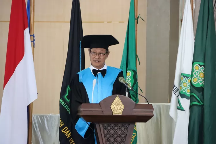 KH Shodiq Hamzah Terima Doctor Honoris Causa Bidang Ilmu Tafsir dari UIN Walisongo, Ini Pesan menteri Agama (Dok. SMOL.ID)