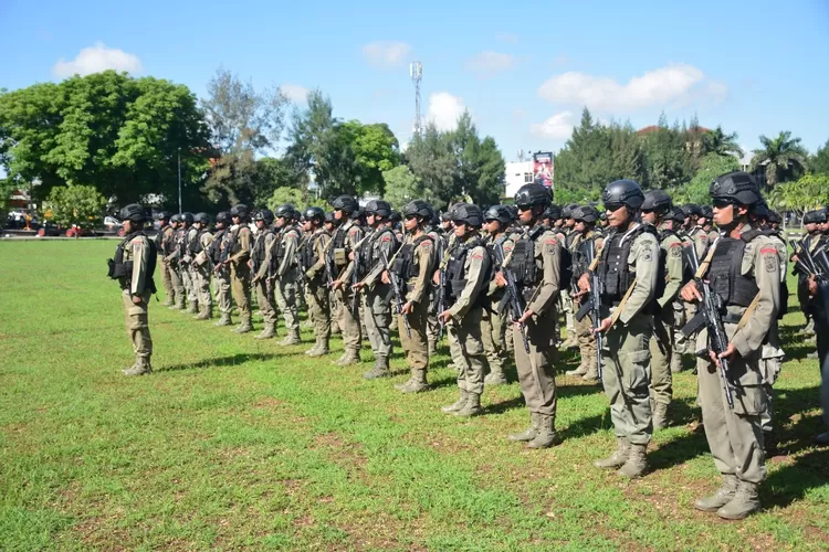 Ratusan Pasukan Brimob Ditugaskan Ke Papua Begini Pesan Kapolda Ntt