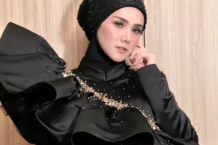 Mulan Jameela disebut-sebut cerai dengan Ahmad Dhani, netizen sindir soal karma