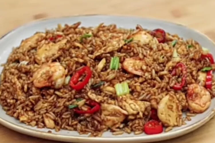 Pecinta Nasi Goreng! Ternyata Ini Asal Usul Nasi Goreng Solaria yang