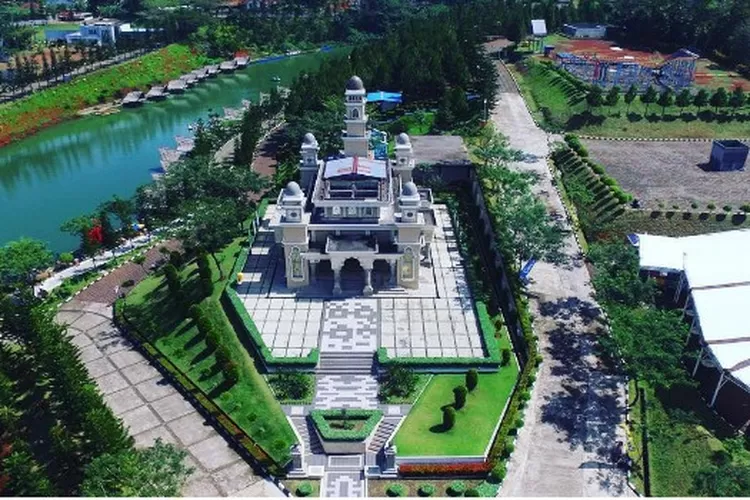 Destinasi Wisata Mega Wisata Icakan Yang Lagi Viral Di Ciamis Jawa Barat (Tangkapan Layar Instagram / @hazmi_apriana)