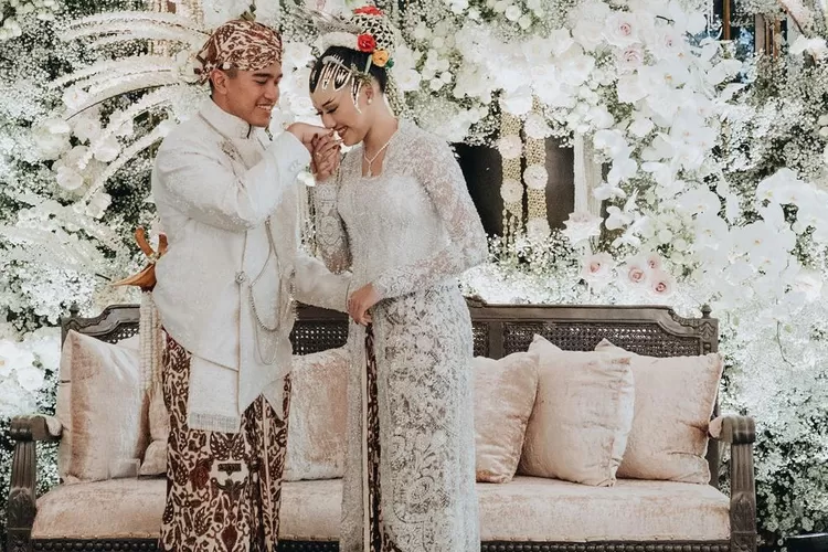 Sah Jadi Istri Kaesang Pangarep Erina Gudono Tiap Hari Salim Tapi Salim Ini Rasanya Beda