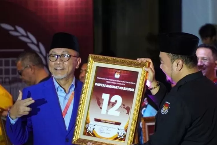 Pin PAN Nomor Urut 12 - #12 PAN Emblem Bros Partai Amanat Nasional