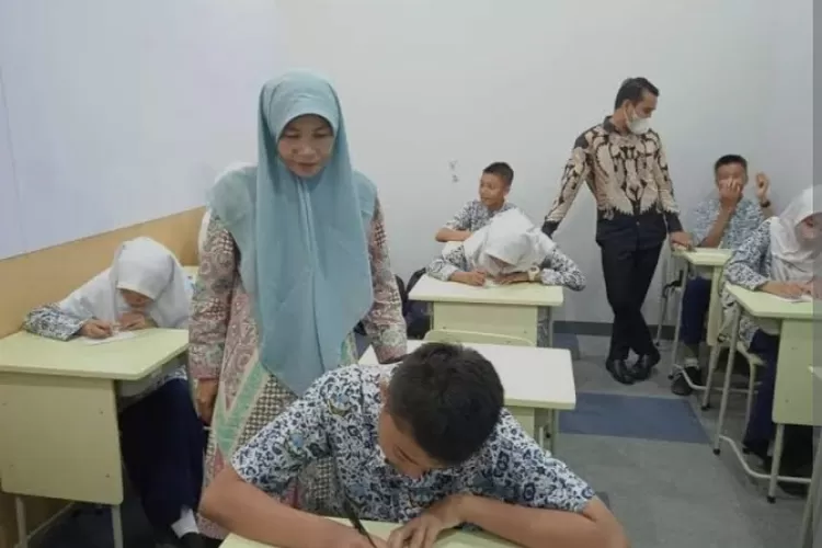 Guru PNS Dan Non PNS Bisa Ikut Seleksi Kepala Sekolah, Wajib Punya ...