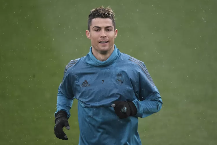 Berstatus Bebas Transfer, Cristiano Ronaldo Berlatih Di Lapangan Milik ...