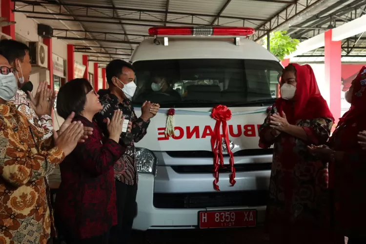 Hibah dari Pemkot Semarang, Lapas Semarang Kini Miliki Ambulans dan Pendopo.